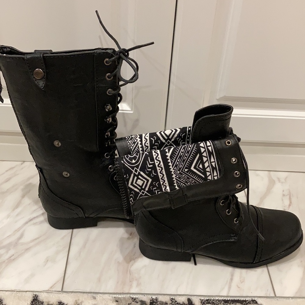NWT Charlotte Russe black lace up boots Size 9